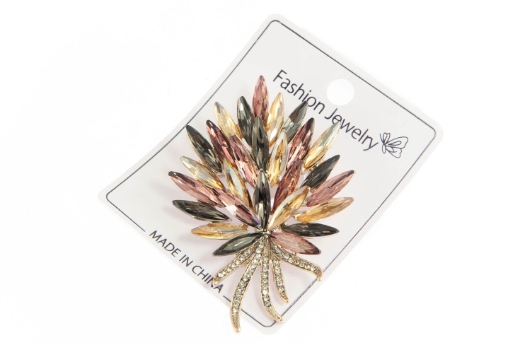 Elegancka broszka